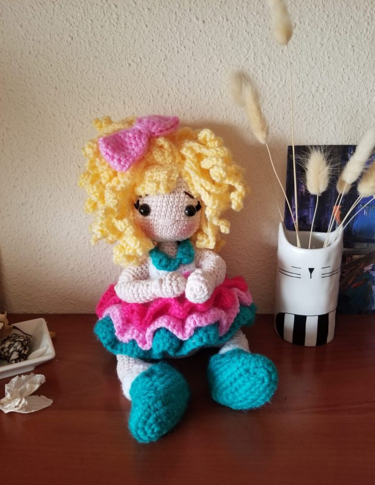 Muñeca Bebé Rizos tejido a crochet