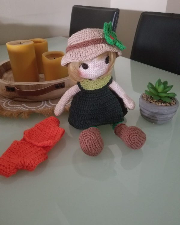 Muñeca de otoño tejido a crochet