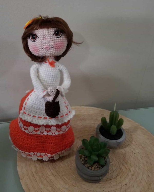 Muñeca Jardinera tejido a crochet