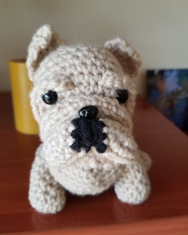 Patrón perrito bulldog tejido a crochet